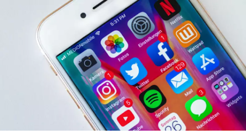 Children and Teens – How Young Is Too Young for Social Media?